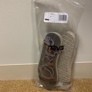 Teva Voya, never worn sandal!